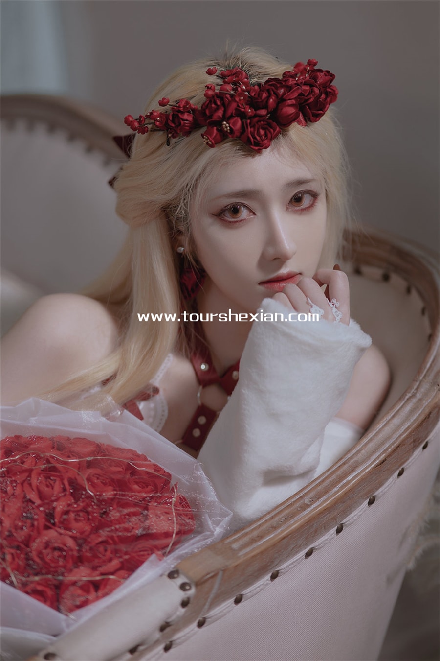 图片[3]-南桃Momoko摄影新作《玫瑰》：梦幻古堡中的绝美情调-子萌小栈